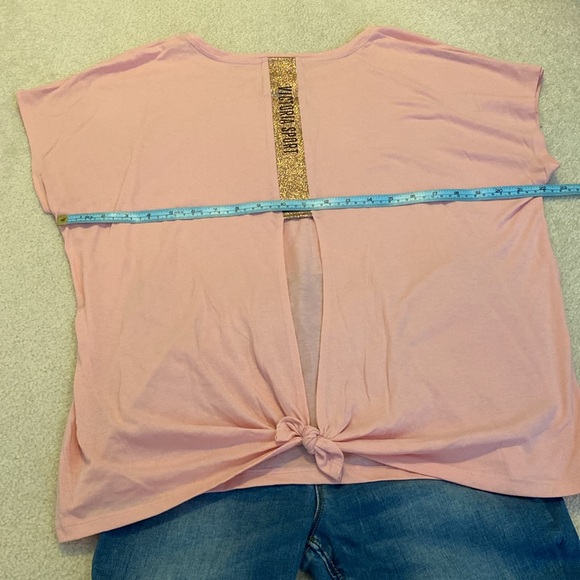 NWOT Open back Tee - Picture 9 of 9